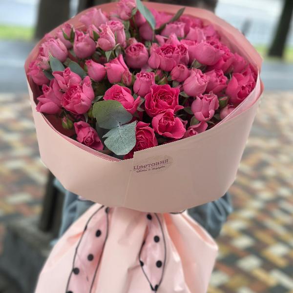 Букет из кустовой пионовидной розы "Элиза"